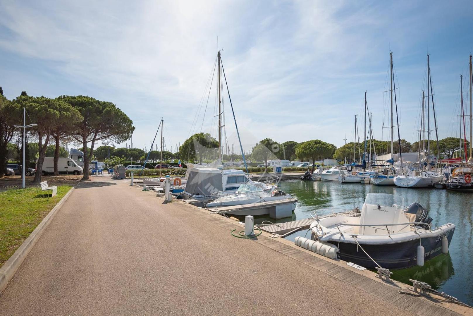 As9557 - Studio Vue Sur La Mer Avec Parking Prive Proche Centre Ville لو غراو دو روا المظهر الخارجي الصورة